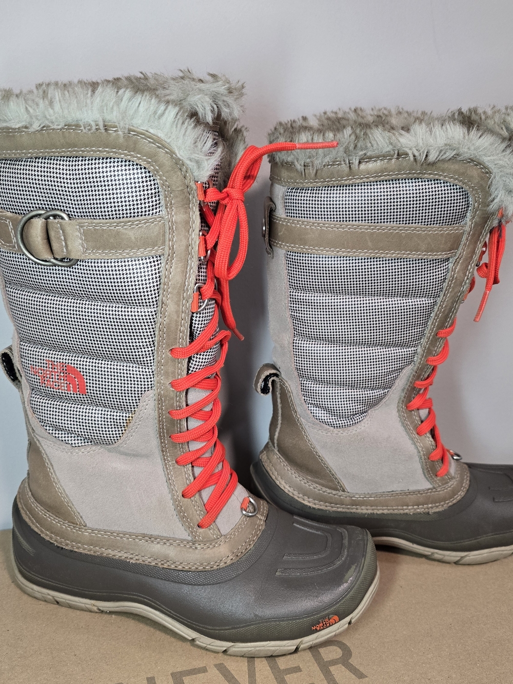 The North Face Women's Insulated Winter Boots - Gray with Coral Laces